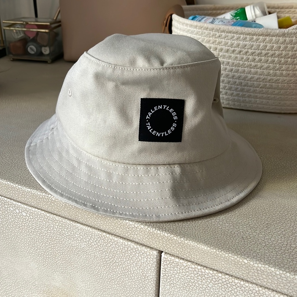 Talentless bucket hat